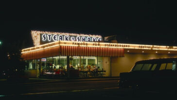 Is Steak n Shake in financial trouble?