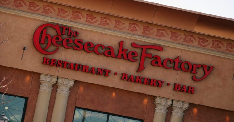 Is The Cheesecake Factory Closing 2022?