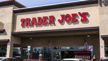 Is Trader Joe's cheaper than Hy-Vee?