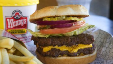 Is Wendy's chili made from old burgers?
