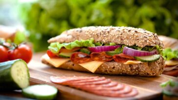 Is a sandwich for lunch healthy?