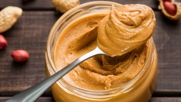 Is a spoon of peanut butter healthy?