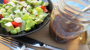Is balsamic vinaigrette dressing healthy?