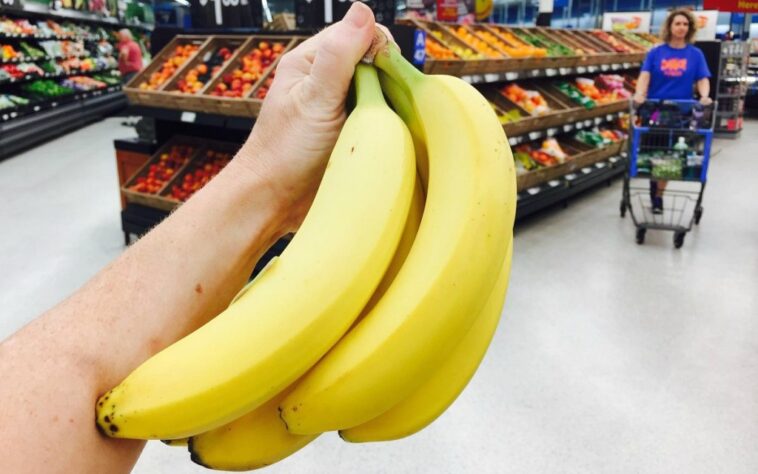 Is banana high in carbs?