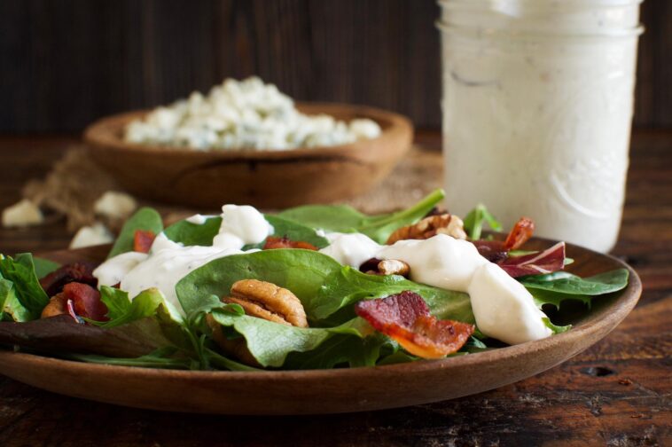 Is blue cheese dressing OK for diabetics?