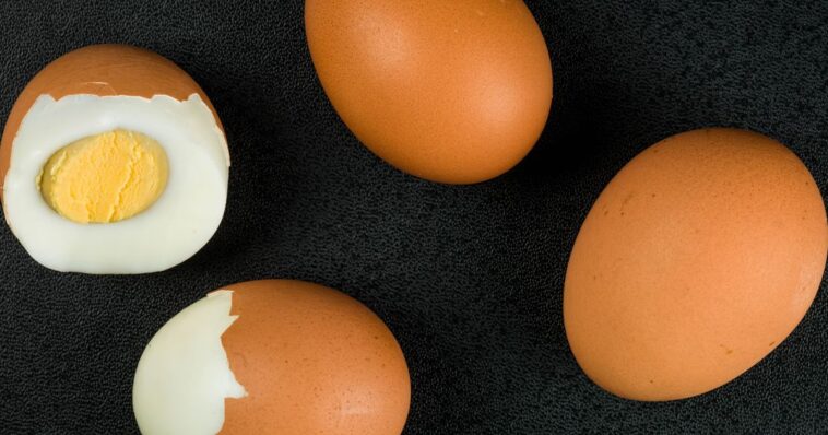 Is boiled egg good for skin?