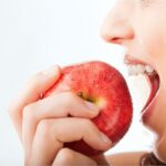 Is eating 2 apples a day healthy?