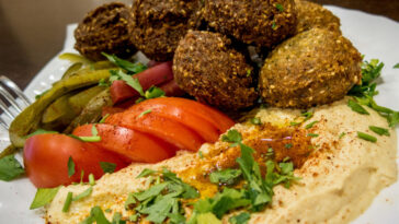 Is falafel good for stomach?