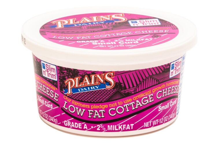 Is full fat or low-fat cottage cheese better?