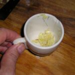 Is garlic hard on your stomach?