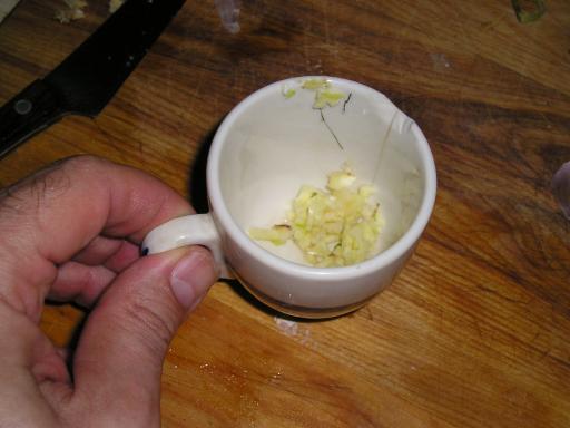 Is garlic hard on your stomach?