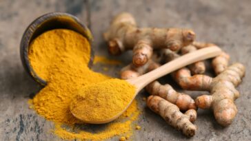 Is goldenseal the same as turmeric?