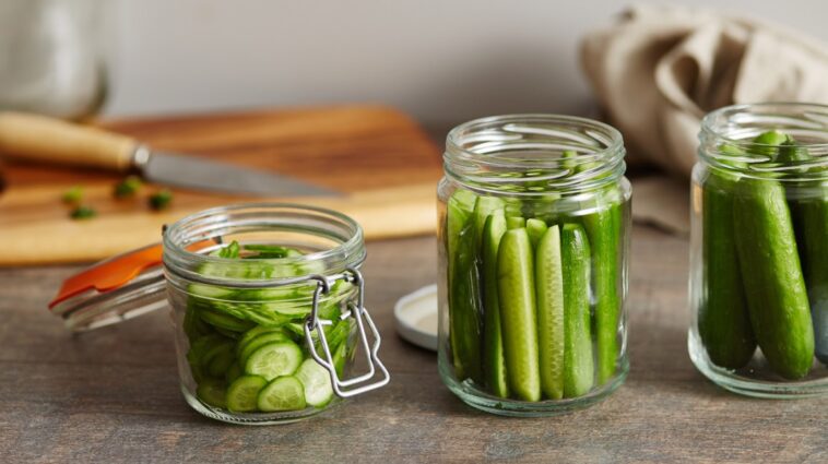 Is it OK to eat pickles at night?