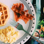 Is it OK to fry eggs in bacon grease?