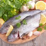 Is it healthy to eat skin of fish?