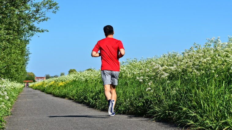 Is it healthy to run long distances?