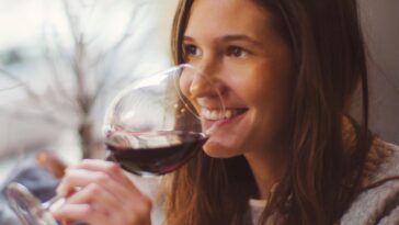 Is it normal for men to drink wine?