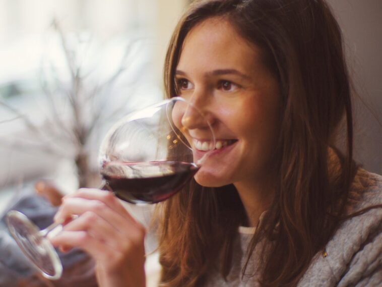 Is it normal for men to drink wine?