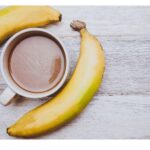 Is it okay to drink coffee and eat banana?