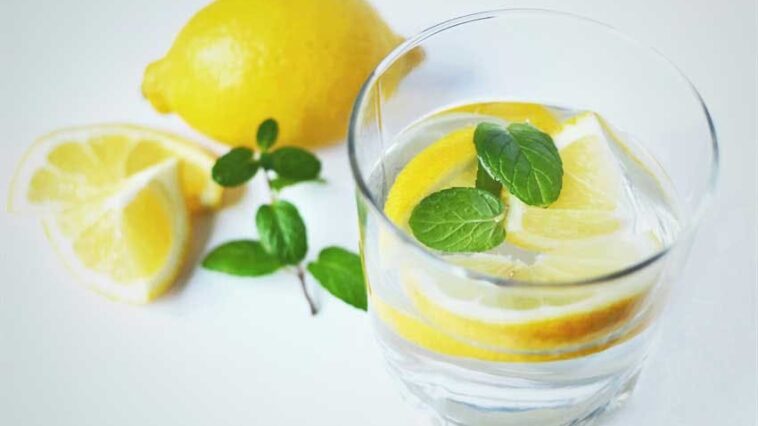 Is it okay to drink lemon water if you have acid reflux?