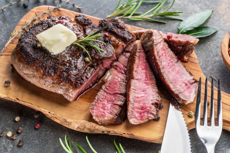 Is it okay to eat red meat before bed?