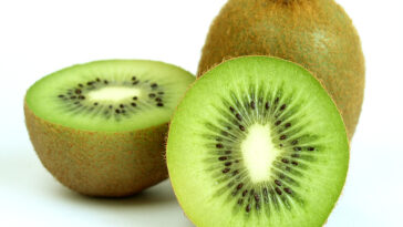 Is kiwi fruit good for kidney patients?