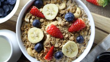 Is oatmeal protein healthy?
