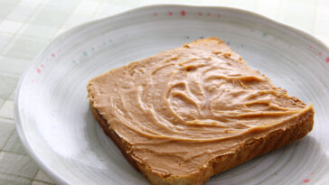 Is peanut butter on toast a good breakfast?