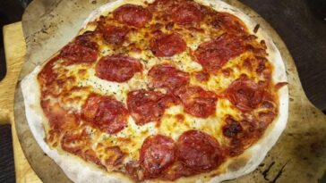 Is pepperoni pizza bad for cholesterol?