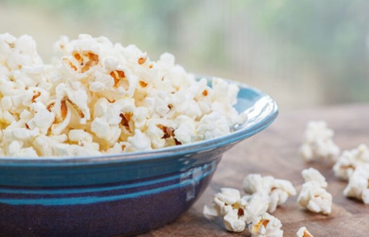 Is popcorn fattening at night?