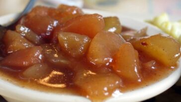 Is stewed apple good for constipation?