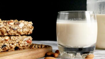 Is there sugar in sweetened almond milk?