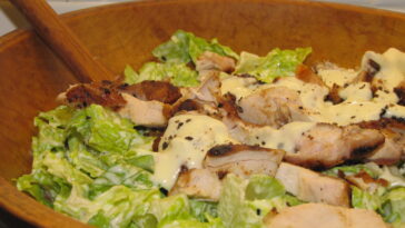 Is tuna salad or chicken salad better for you?