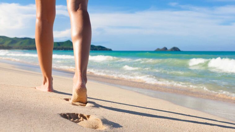 Is walking on sand good?