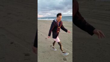 Is walking on sand good for knees?