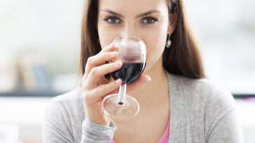 Is wine good for diarrhea?