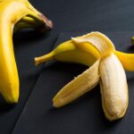 Should you open a banana from the bottom?