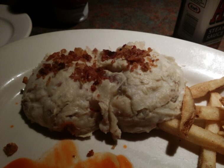 What are Steakhouse smashed potatoes o Charley's?