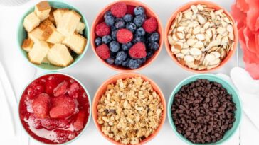 What are good toppings for yogurt?