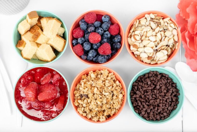 What are good toppings for yogurt?