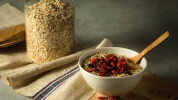 What are the disadvantages of eating oats?