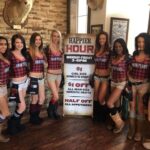 What are the requirements to be a Twin Peaks girl?