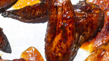 What are the two pieces of a chicken wing?