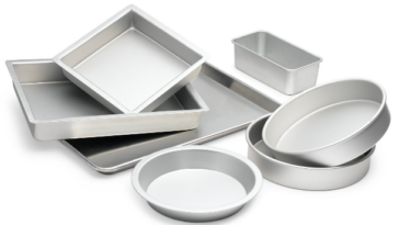 What bakeware do professional bakers use?