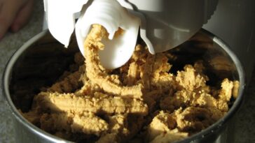What causes peanut butter poop?