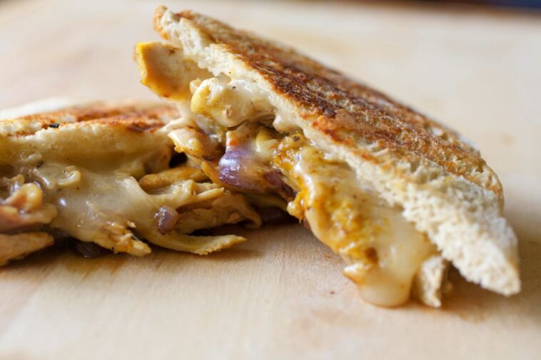 What cheese goes with chicken sandwich?