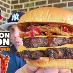 What comes on a Wendy's bourbon bacon cheeseburger?