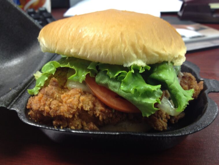 What comes on a spicy chicken sandwich from Chick-fil-A?