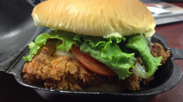 What comes on a spicy chicken sandwich from Chick-fil-A?