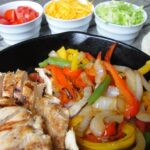 What comes with Chili's fajitas?